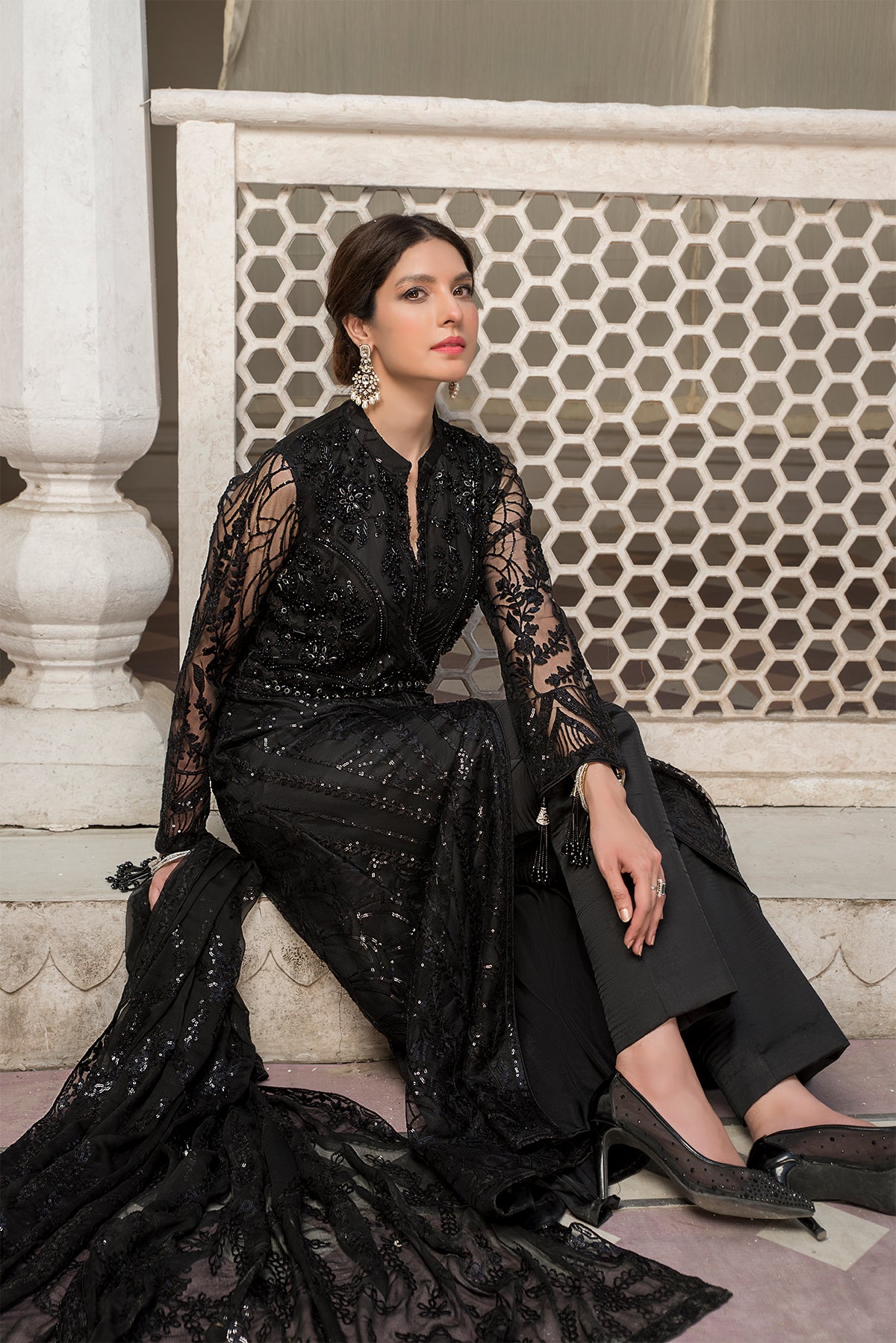 Magic black dresMagic black dress designs - latest Pakistani dresses designs